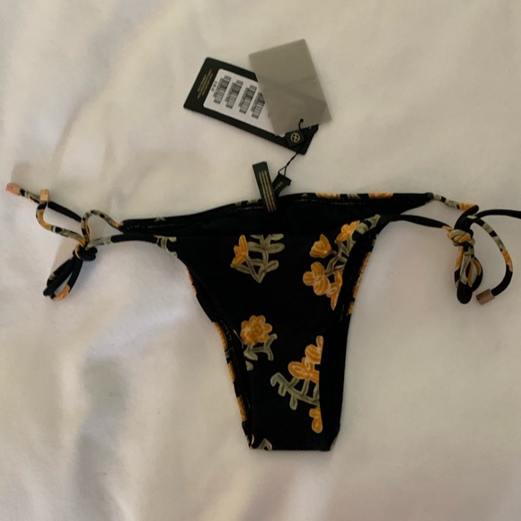 Bikini Botton VIX - Picture 5 of 5